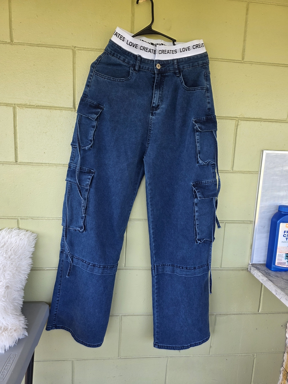 Women’s Wide-Leg Cargo Jeans in Dark Blue with Branded Waistband